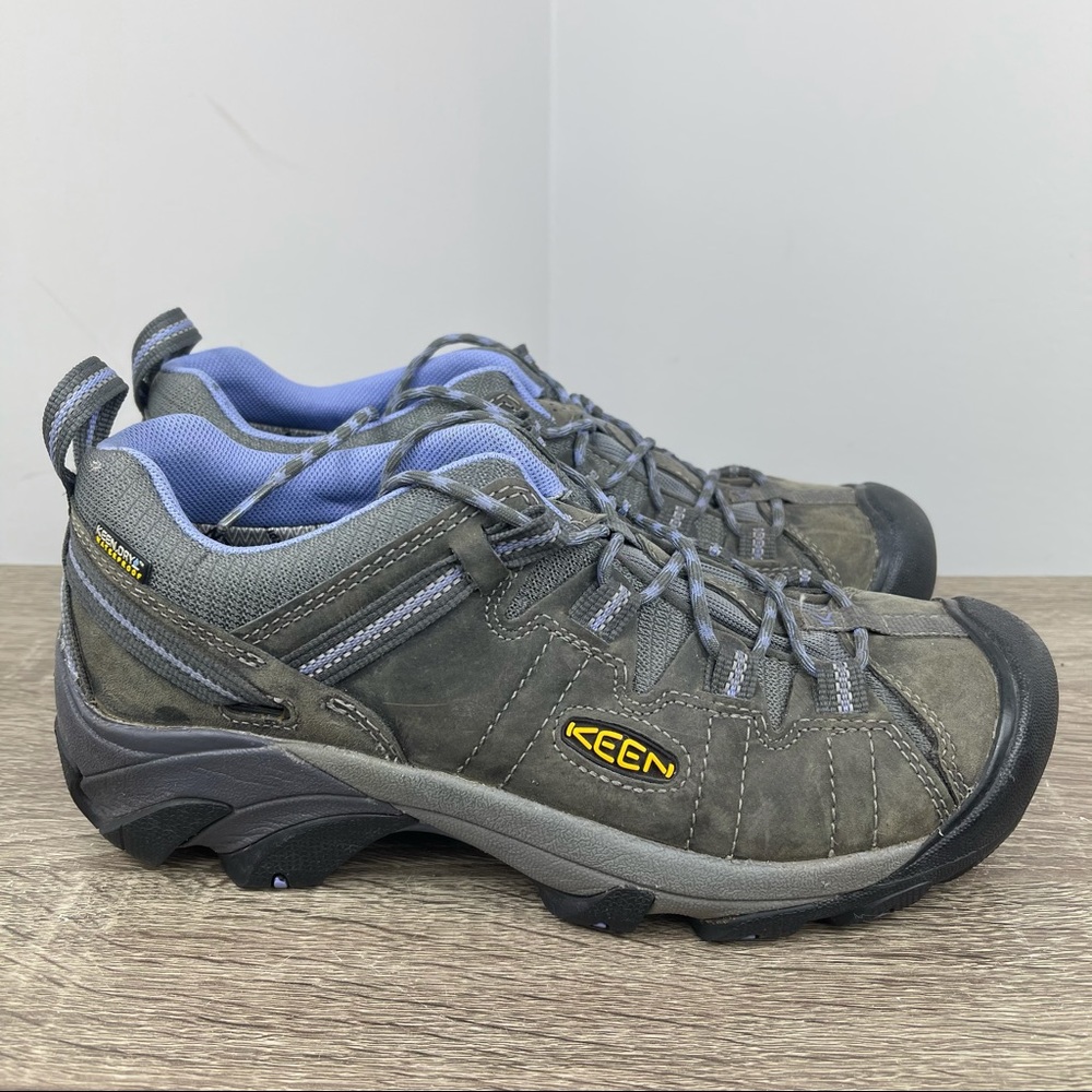 Keen targhee trail hiking shoe sz 10 purple EUC